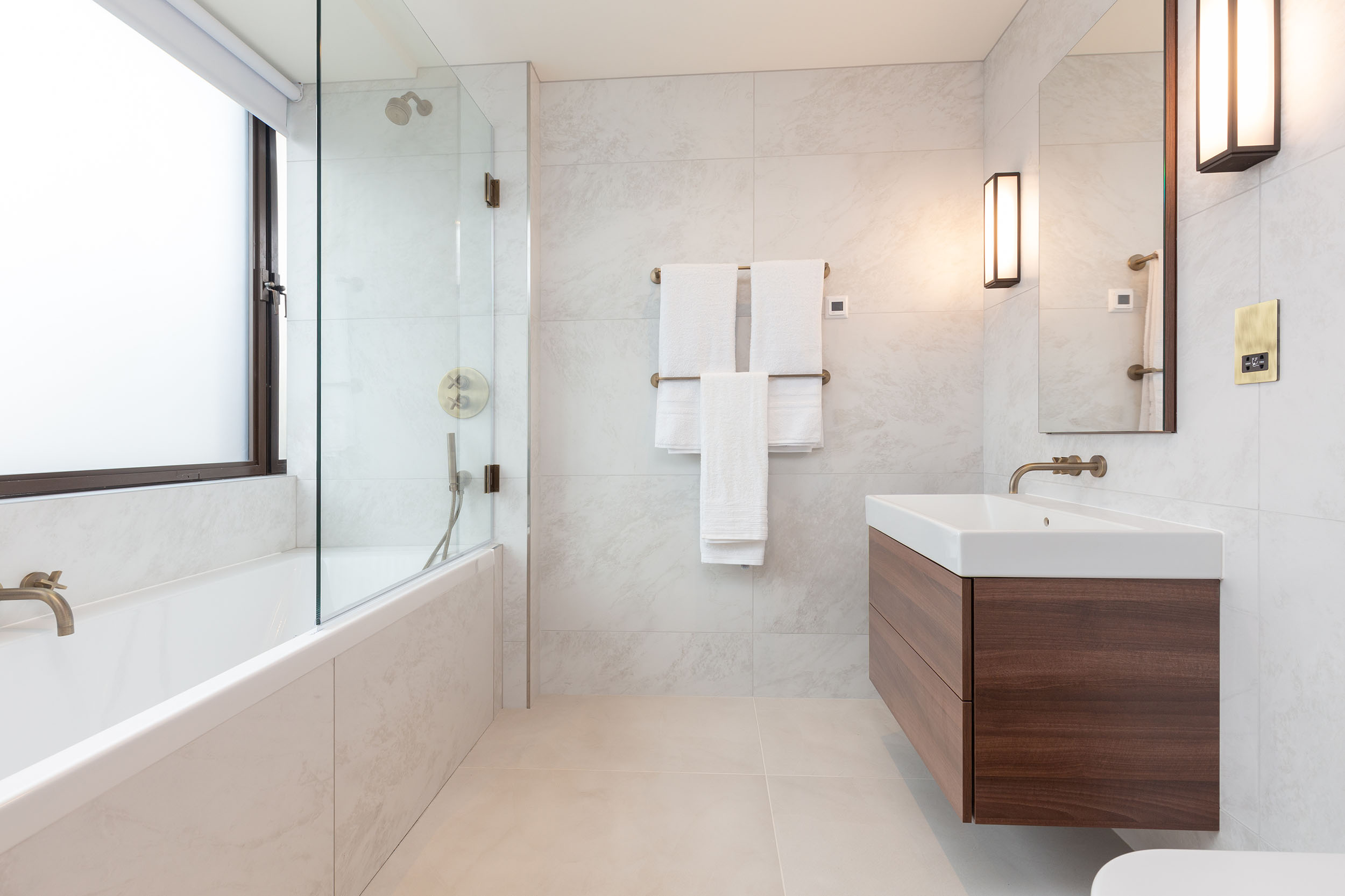 Golden Square - Bathroom