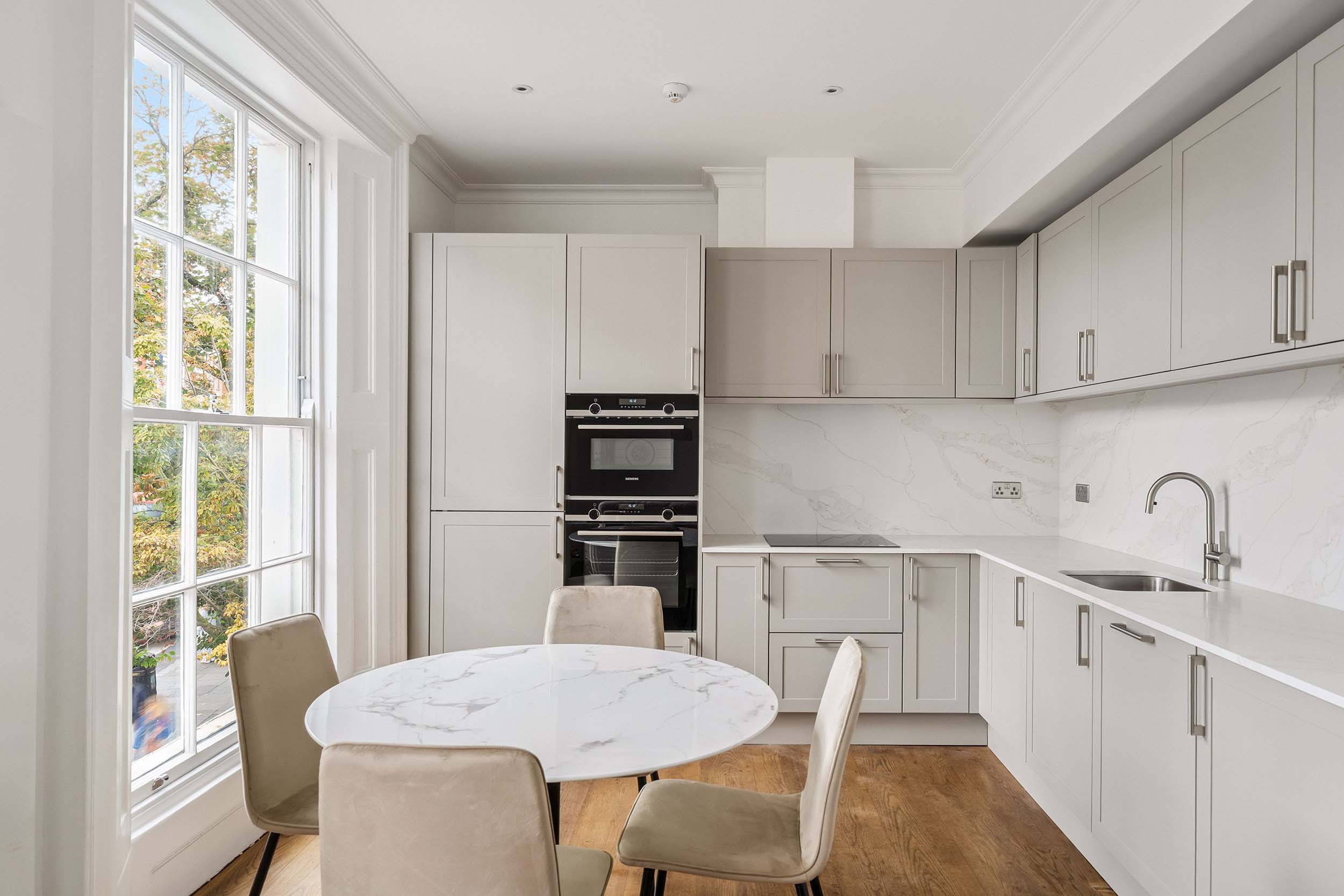 Kings Road Joe & The Juice - Kitchen